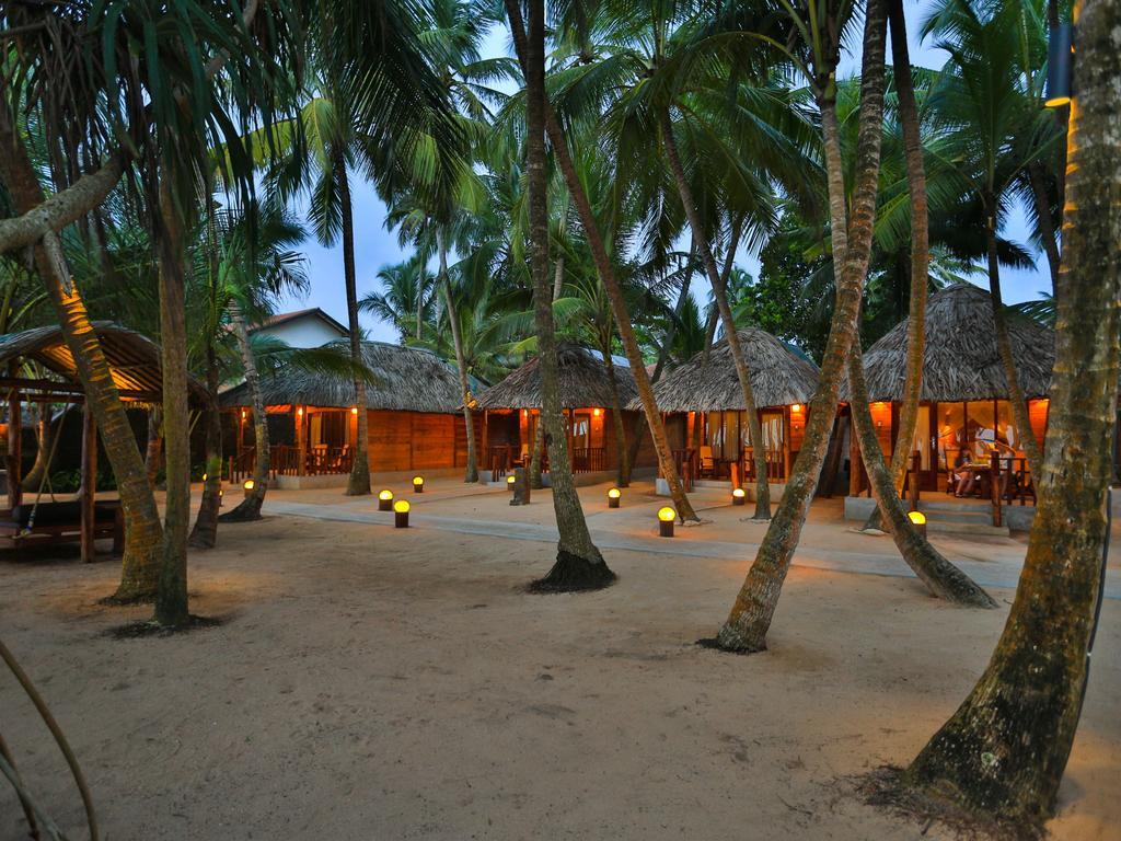 Thejan Beach Cabanas Bentota Exterior foto