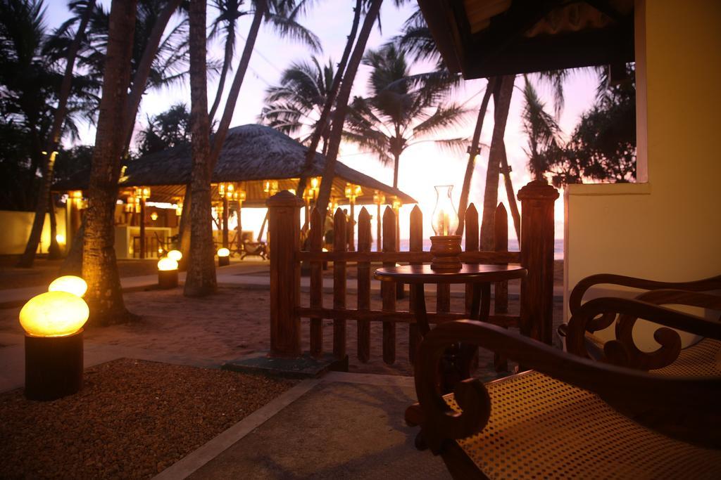 Thejan Beach Cabanas Bentota Exterior foto