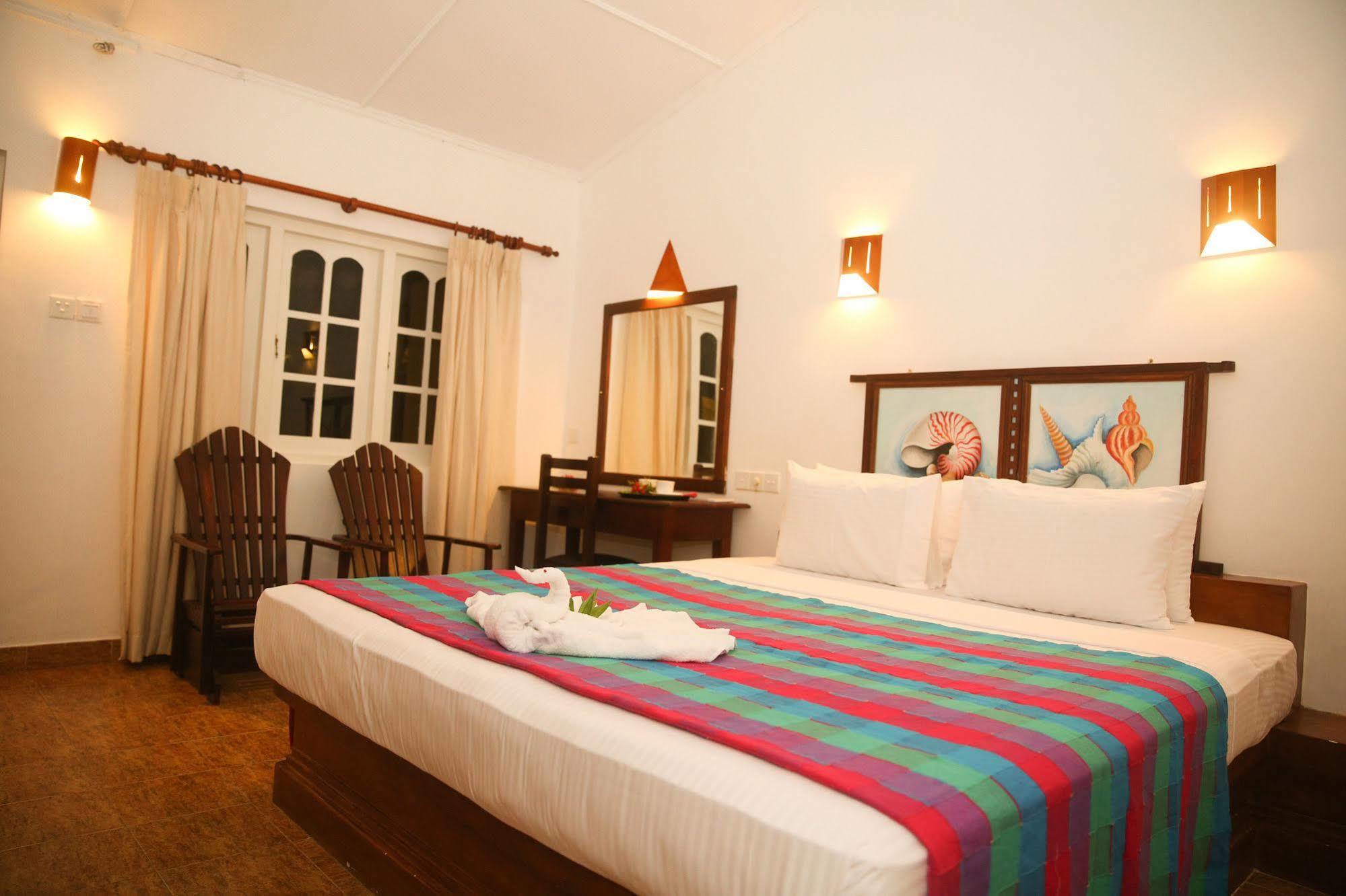 Thejan Beach Cabanas Bentota Exterior foto