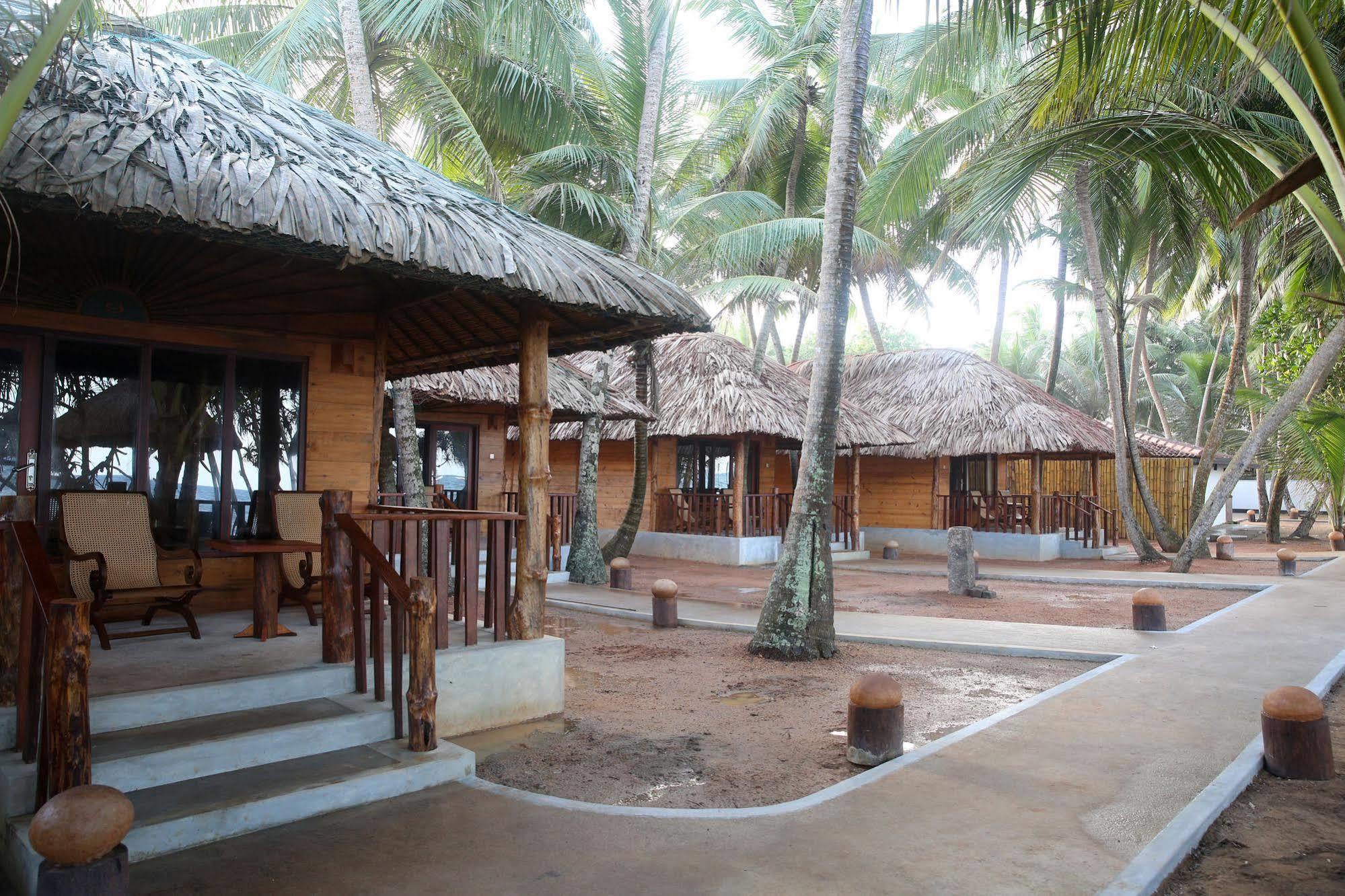 Thejan Beach Cabanas Bentota Exterior foto
